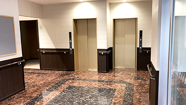 １Fエレベーターホール